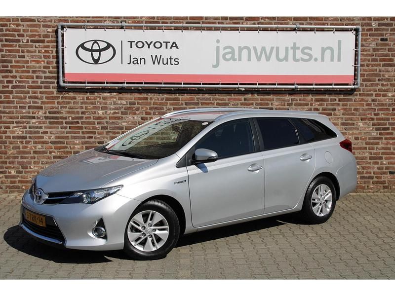 Grijs Gebruikt 2014 Toyota Auris Stationwagen | € 15.950 (Iets duurder) - Afbeelding 1/4