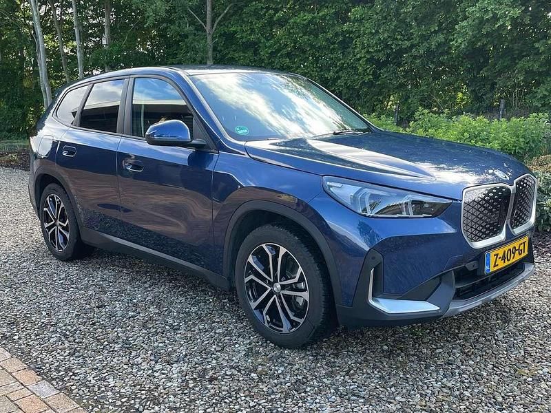 Blauw Gebruikt 2023 BMW iX1 SUV | € 35.900 (Goede deal) - Afbeelding 1/4
