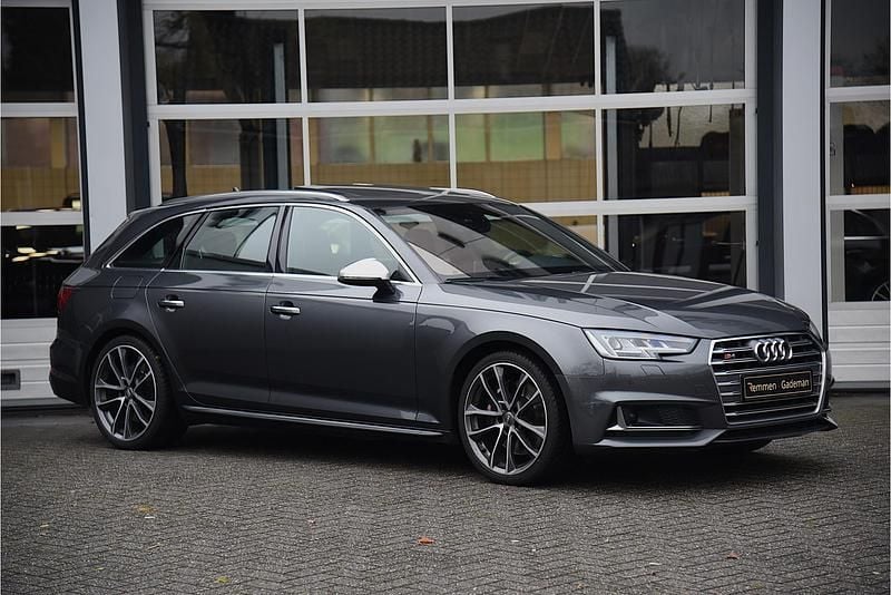 Grijs Gebruikt 2017 Audi A4 Proline Stationwagen | € 32.450 (Goede deal) - Afbeelding 1/4
