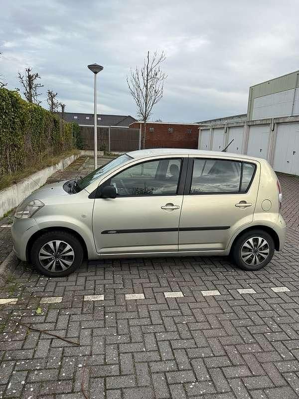 Beige Gebruikt 2007 Daihatsu Sirion Hatchback | € 2.450 (Eerlijke prijs) - Afbeelding 1/4