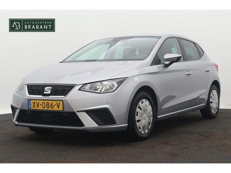 Grijs Gebruikt 2019 Seat Ibiza Business Hatchback | € 11.945 (Goede deal) - Afbeelding 1/4
