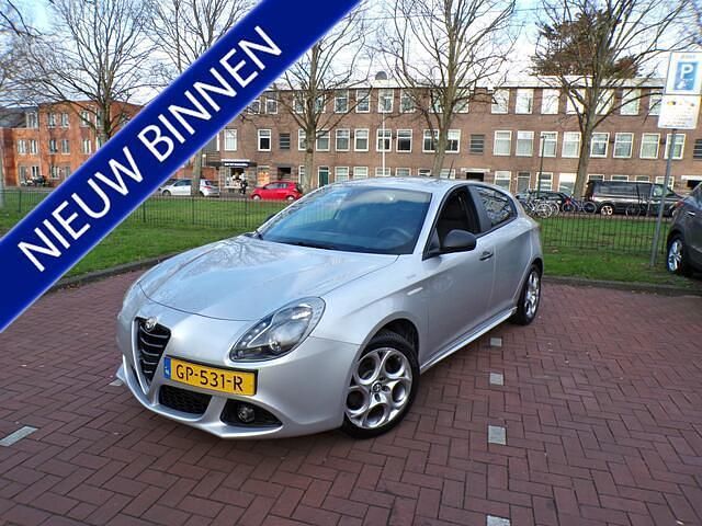 Occasion Alfa Romeo Giulietta Sprint 150 PK (110 kW) 2015 Grijs (metallic) Hatchback