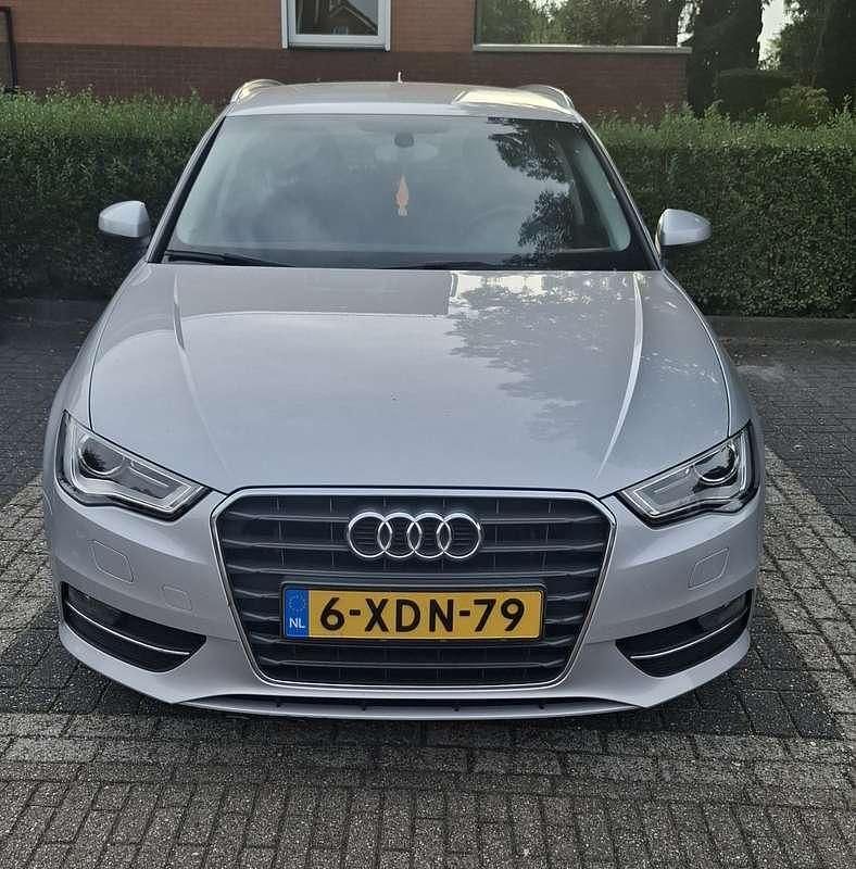 Zilver Gebruikt 2014 Audi A3 Hatchback | € 8.500 (Super prijs) - Afbeelding 1/4