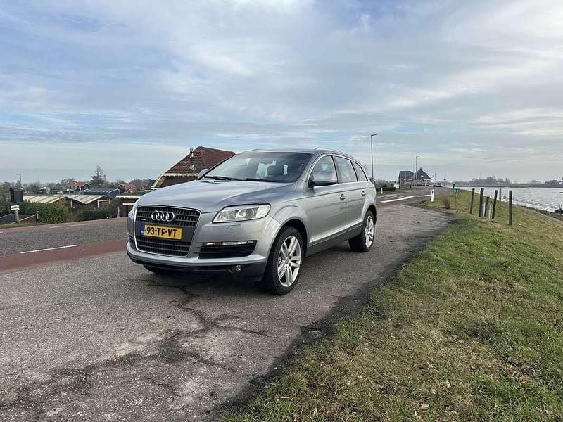 Grijs Occasion 2006 Audi Q7 Proline SUV | € 7.950 (Eerlijke prijs) - Afbeelding 1/4