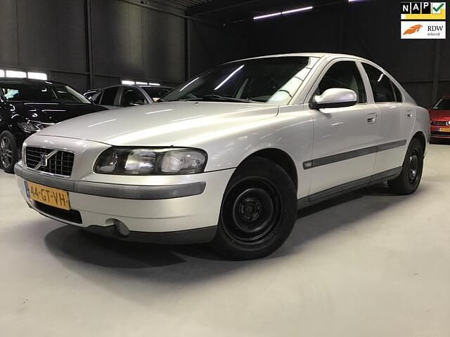 Grijs (metallic) Occasion 2001 Volvo S60 Sedan | € 1.950 (Eerlijke prijs) - Afbeelding 1/4