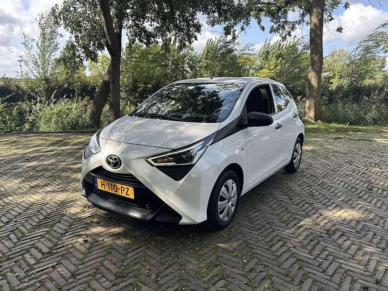 Wit Gebruikt 2020 Toyota Aygo Hatchback | € 9.500 (Eerlijke prijs) - Afbeelding 1/4