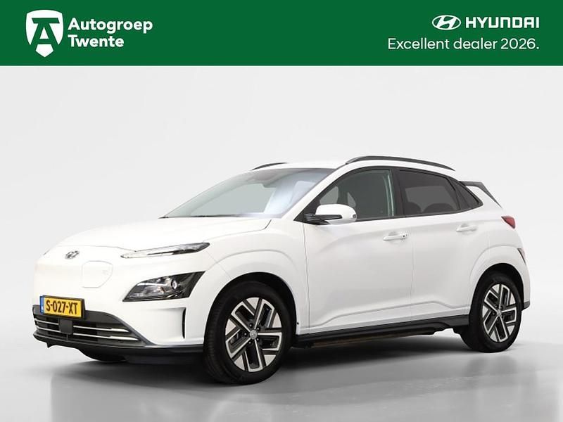 Serenity white Occasion 2023 Hyundai Kona SUV | € 26.950 (Eerlijke prijs) - Afbeelding 1/4