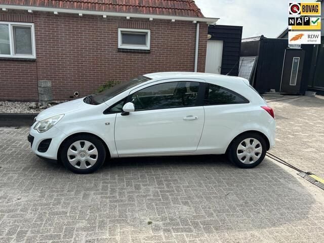 Wit Gebruikt 2011 Opel Corsa Edition Hatchback | € 1.600 (Goede deal) - Afbeelding 1/4