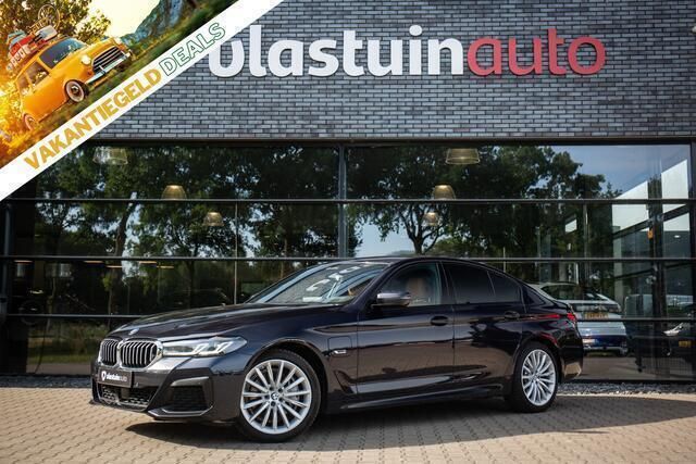 Blauw Gebruikt 2022 BMW 545e Executive Sedan | € 44.950 (Super prijs) - Afbeelding 1/4