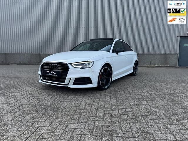 Wit Gebruikt 2018 Audi A3 S-Line Sedan | € 20.999 (Duur) - Afbeelding 1/4