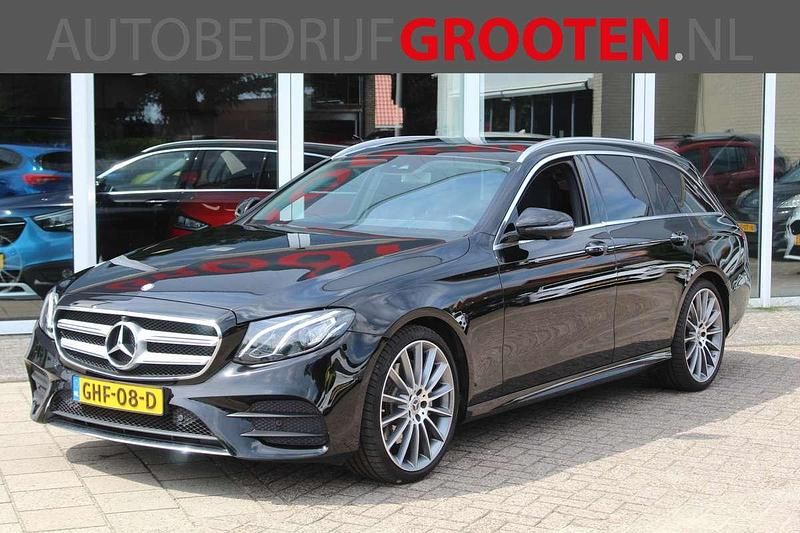 Zwart, metallic lak Gebruikt 2016 Mercedes E200 Business Stationwagen | € 23.499 (Iets duurder) - Afbeelding 1/4