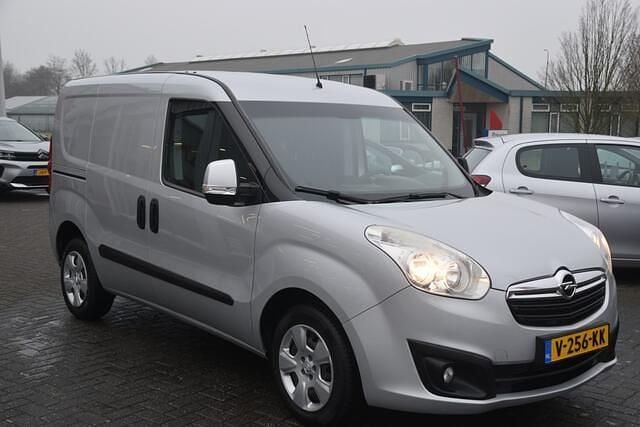 Occasion Opel Combo Sport 97 PK (71 kW) 2017 Zilver Van