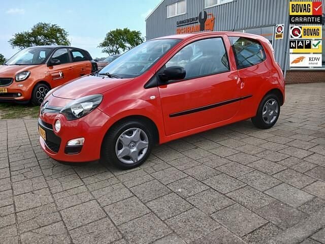 Rood Gebruikt 2013 Renault Twingo Authentique Hatchback | € 3.999 (Eerlijke prijs) - Afbeelding 1/4