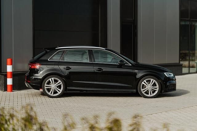 Occasion Audi A3 Sportback Sport 189 PK (139 kW) 2019 Zwart (metallic) Hatchback
