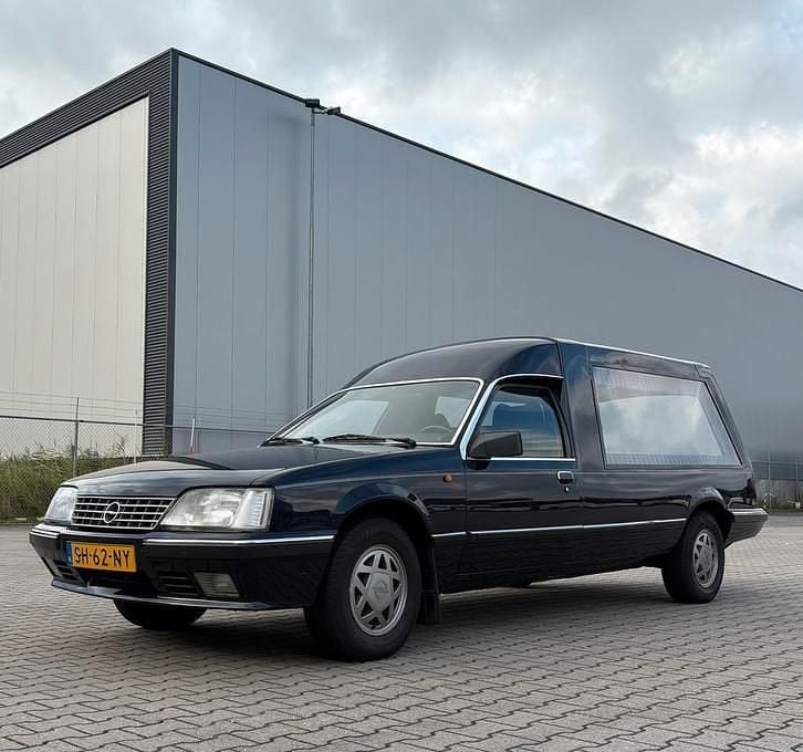 Gebruikt 1987 Opel Senator Sedan | € 5.000 - Afbeelding 1/4
