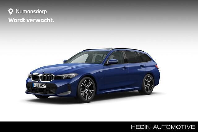 Blauw Gebruikt 2025 BMW 330 M Sport Stationwagen | € 54.895 (Duur) - Afbeelding 1/2