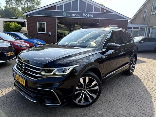 Zwart Gebruikt 2021 VW Tiguan Business+ SUV | € 34.950 (Eerlijke prijs) - Afbeelding 1/4