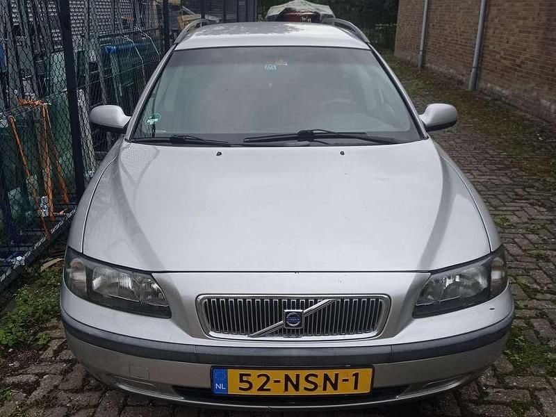Zilver Gebruikt 2000 Volvo V70 Stationwagen | € 750 (Super prijs) - Afbeelding 1/4