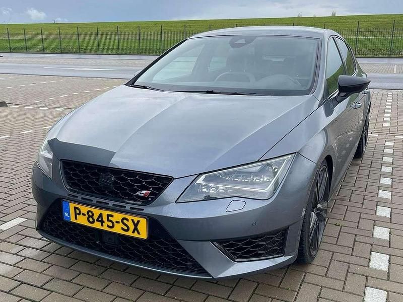 Grijs Occasion 2015 Seat Leon CUPRA Stationwagen | € 16.000 (Eerlijke prijs) - Afbeelding 1/4
