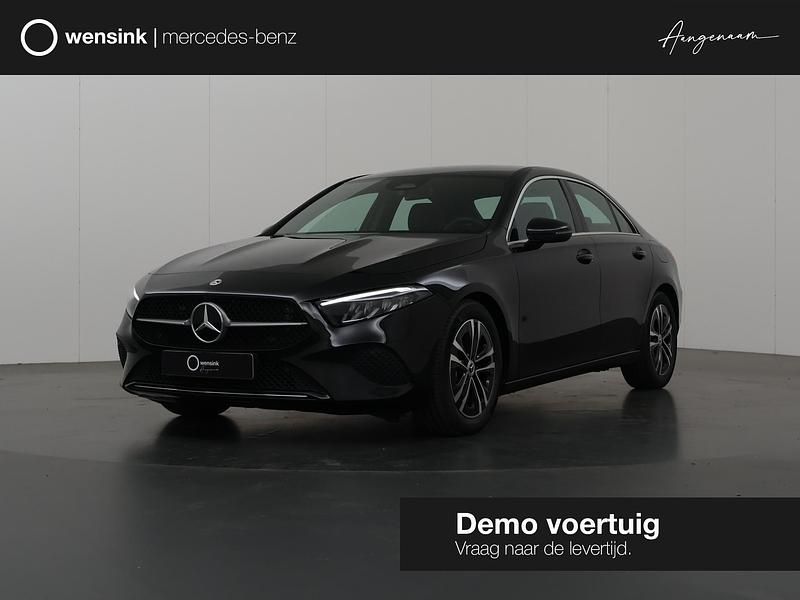 Zwart Gebruikt 2025 Mercedes A180 Business Sedan | € 39.900 (Duur) - Afbeelding 1/4