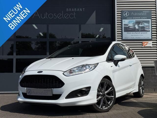 Wit, metallic lak Gebruikt 2017 Ford Fiesta ST-Line Hatchback | € 8.490 (Super prijs) - Afbeelding 1/4
