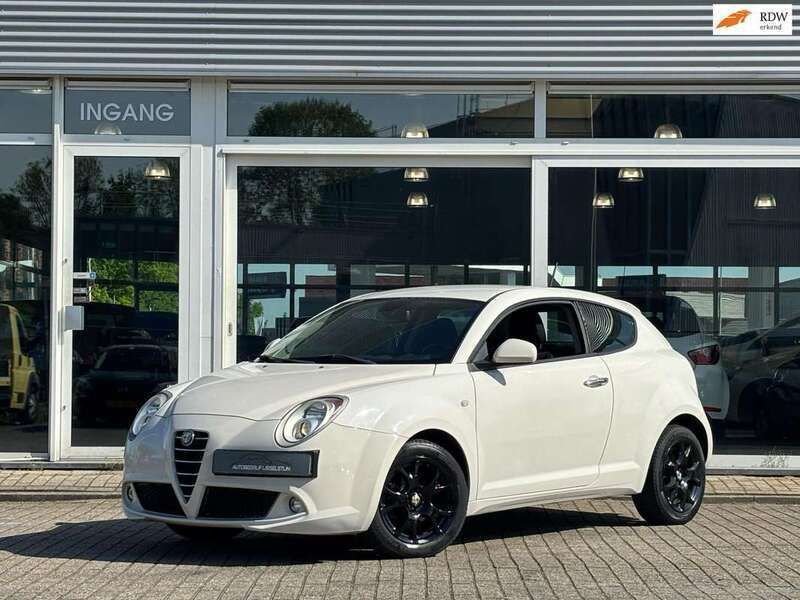 Wit Gebruikt 2009 Alfa Romeo MiTo Hatchback | € 4.750 (Eerlijke prijs) - Afbeelding 1/4