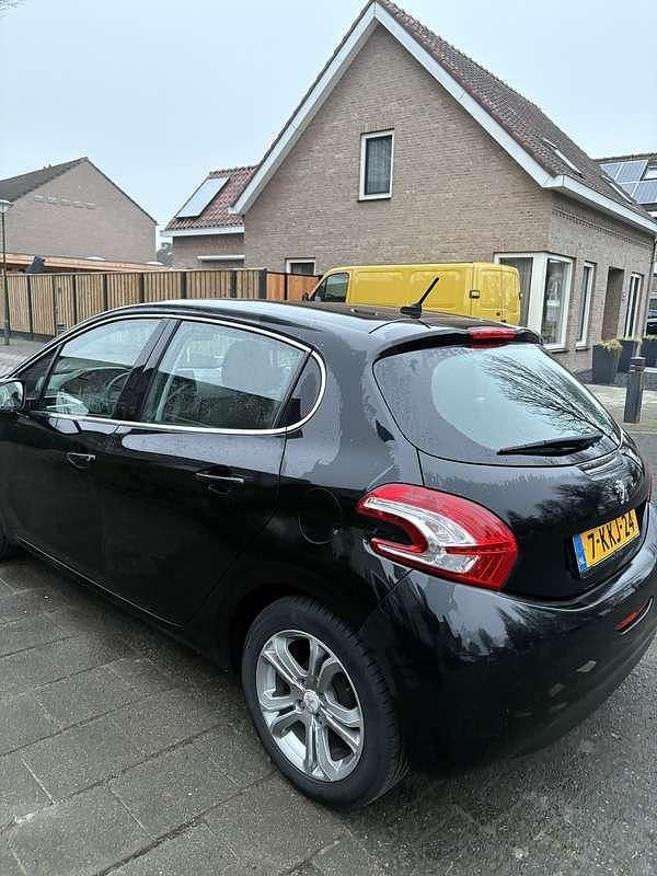 Occasion Peugeot 208 Allure 82 PK (60 kW) 2012 Zwart Hatchback