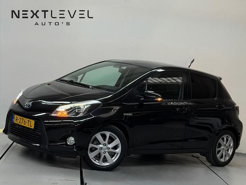 Zwart Occasion 2012 Toyota Yaris Hybrid Hatchback | € 8.450 (Eerlijke prijs) - Afbeelding 1/4