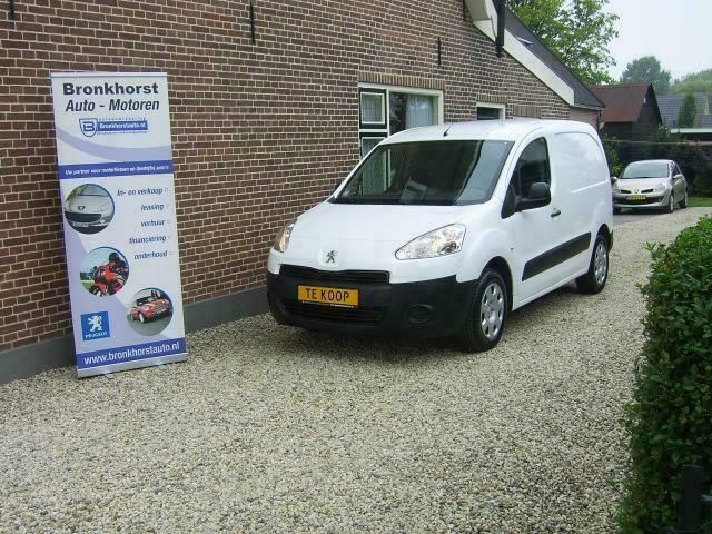 Wit Occasion 2013 Peugeot Partner MPV | € 299 - Afbeelding 1/4