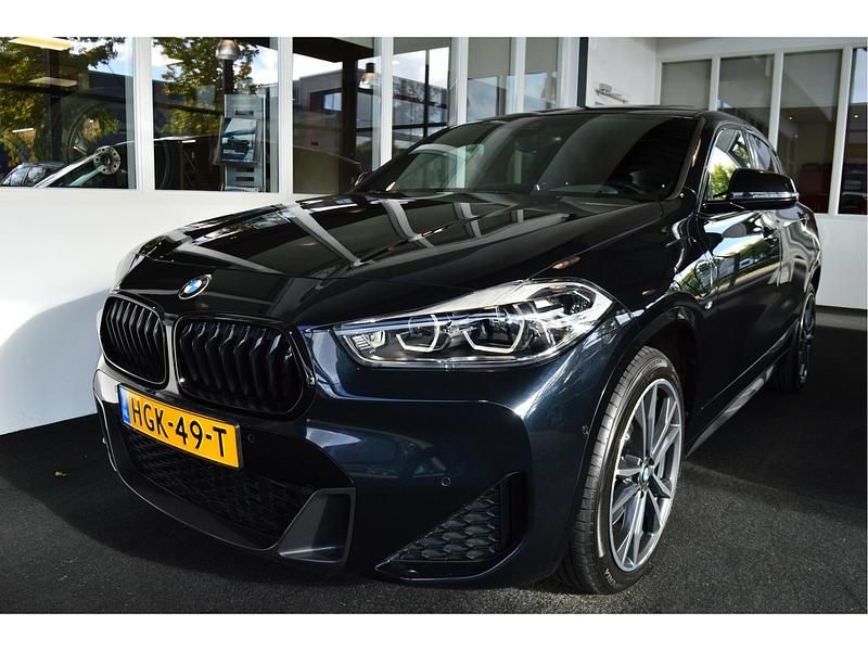 Zwart Gebruikt 2020 BMW X2 Executive SUV | € 29.900 (Iets duurder) - Afbeelding 1/4