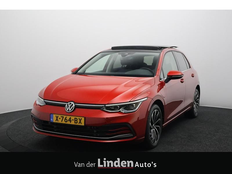 Rood Gebruikt 2021 VW Golf VIII Style Hatchback | € 27.845 (Eerlijke prijs) - Afbeelding 1/4