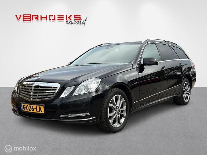 Zwart Gebruikt 2012 Mercedes E200 Business Stationwagen | € 8.900 (Eerlijke prijs) - Afbeelding 1/4