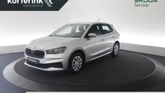 Grijs Gebruikt 2022 Skoda Fabia Ambition Hatchback | € 16.950 (Eerlijke prijs)