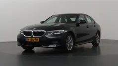 Zwart Gebruikt 2020 BMW 330e Sedan | € 26.340 (Eerlijke prijs)
