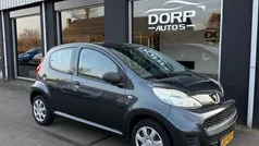 Grijs Gebruikt 2011 Peugeot 107 Hatchback | € 3.950 (Eerlijke prijs)