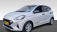 Licht grijs metallic Gebruikt 2025 Hyundai i10 Comfort Hatchback | € 19.930 (Eerlijke prijs)