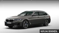 Sophistograu brillianteffect metallic (donker grijs metallic) Gebruikt 2022 BMW 530e Executive Stationwagen | € 40.895 (Goede deal)