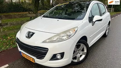 Wit Gebruikt 2010 Peugeot 207 Hatchback | € 3.333 (Eerlijke prijs)