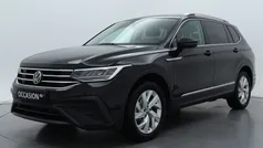 Zwart Gebruikt 2023 VW Tiguan Business SUV | € 40.450 (Eerlijke prijs)