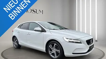 Occasion 2017 Volvo V40 Kinetic Hatchback | € 13.900 (Eerlijke prijs)