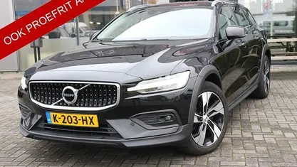 Occasion Volvo V60 CC Pro 252 PK (185 kW) 2021 Zwart Stationwagen