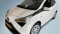 Gebruikt 2020 Toyota Aygo X-play Hatchback | € 11.950 (Eerlijke prijs)