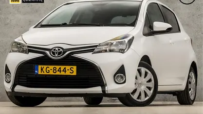 Wit Gebruikt 2015 Toyota Yaris Sport Hatchback | € 7.945 (Eerlijke prijs)