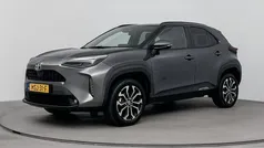 Grijs, metallic lak Gebruikt 2023 Toyota Yaris Cross Limited SUV | € 28.945 (Eerlijke prijs)