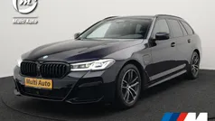 Zwart Gebruikt 2022 BMW 530e M Sport Stationwagen | € 44.880 (Goede deal)