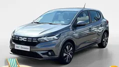 Grijs Gebruikt 2024 Dacia Sandero Expression Hatchback | € 18.435 (Eerlijke prijs)