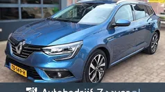 Blauw, metallic lak Gebruikt 2018 Renault Mégane GrandTour Bose Edition Stationwagen | € 14.850 (Eerlijke prijs)