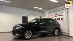 Zwart, metallic lak Gebruikt 2017 VW Tiguan SUV | € 19.750 (Eerlijke prijs)