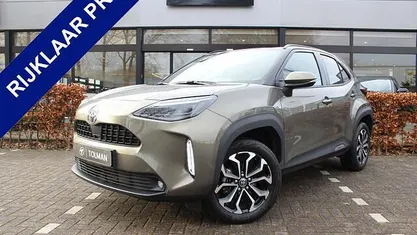 Groen (metallic) Occasion 2024 Toyota Yaris Cross Plus SUV | € 29.950 (Eerlijke prijs)