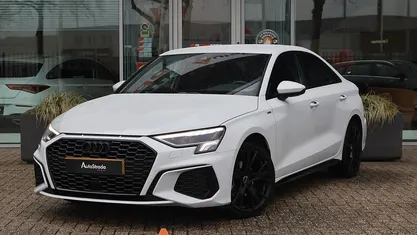 Wit Occasion 2022 Audi A3 S-Line Sedan | € 26.900 (Eerlijke prijs)